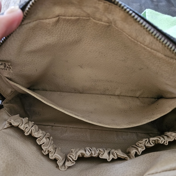 Louis Vuitton, makeup bag. Usable condition. Zipper works. - Picture 8 of 13